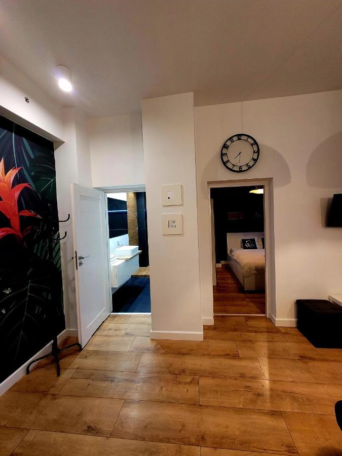 Апартаменты Apartament By The Way Вроцлав Экстерьер фото